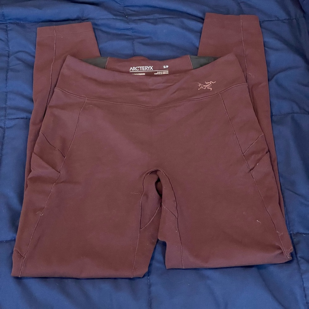 Maroon Arc’teryx leggings